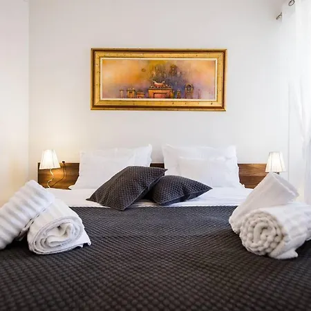 Appartement Luxe Beach Apartment, 200m Old Town, Parking